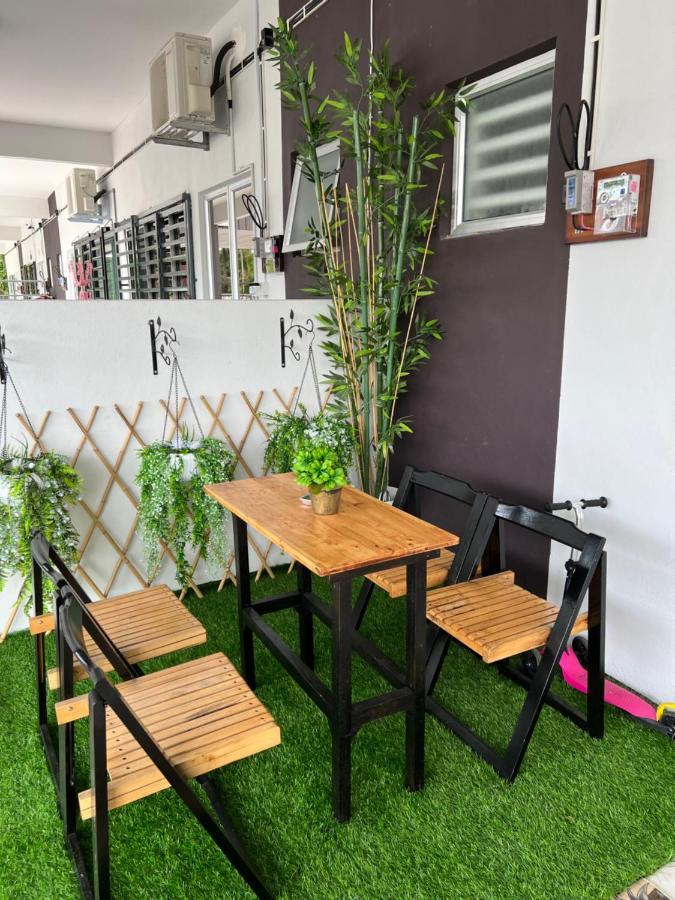 Mieda Rizqi Kampong Melayu Changkat Larah
