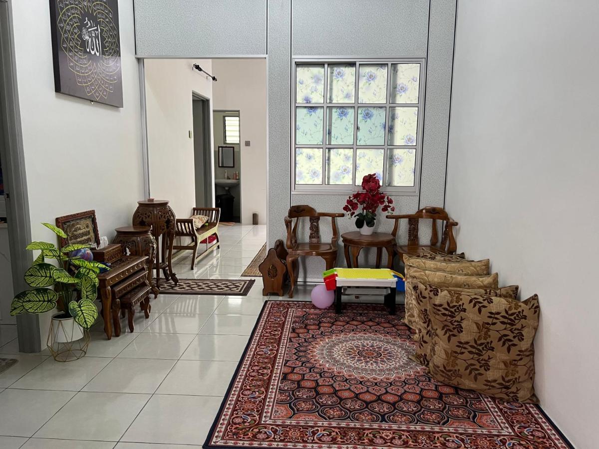 Mieda Rizqi * Kampong Melayu Changkat Larah