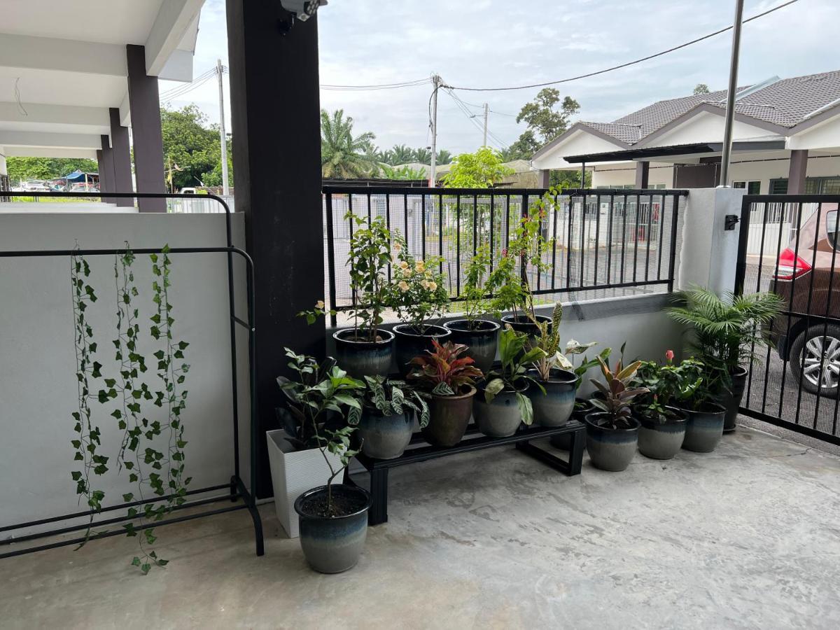 Mieda Rizqi Kampong Melayu Changkat Larah